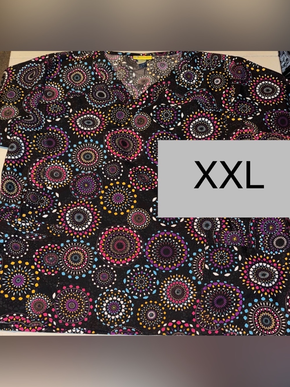 Wonder Wink Colorful Patterned Scrub Top Women’s Size 2x 4 way stretch Mandala